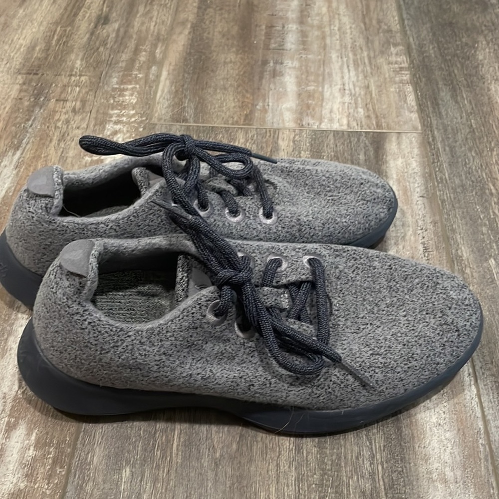 Allbirds Gray Wool Sneakers 8 - Picture 2 of 7